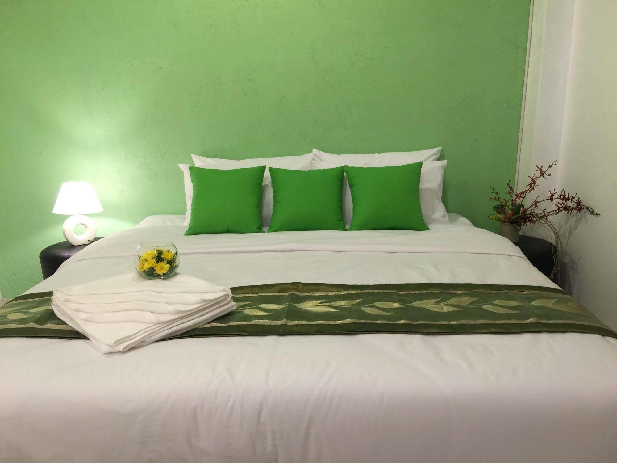 Oyo 1120 The Royhanna Beach Home Klong Muang Beach Exteriör bild